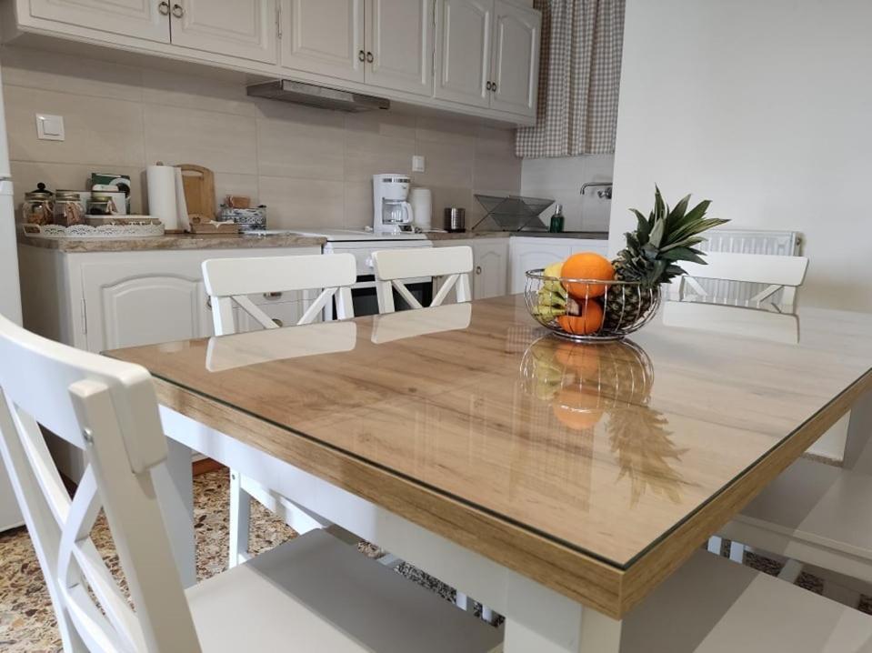 Delphic Moments - Sunny App 3Br, 2Ba With View Apartman Kültér fotó